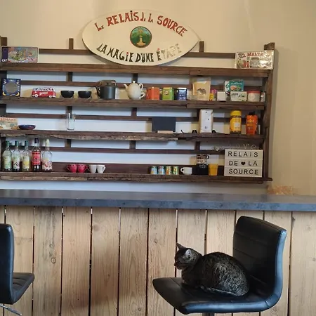 Gite Le Relais De La Source אכסניה *