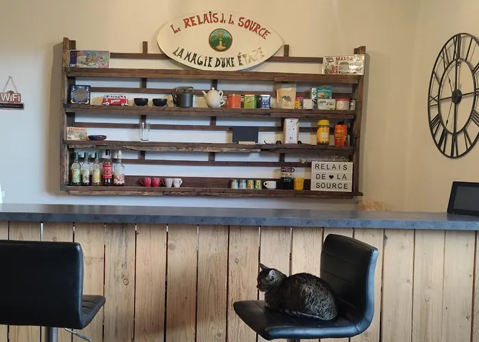 Gite Le Relais De La Source Hostel *